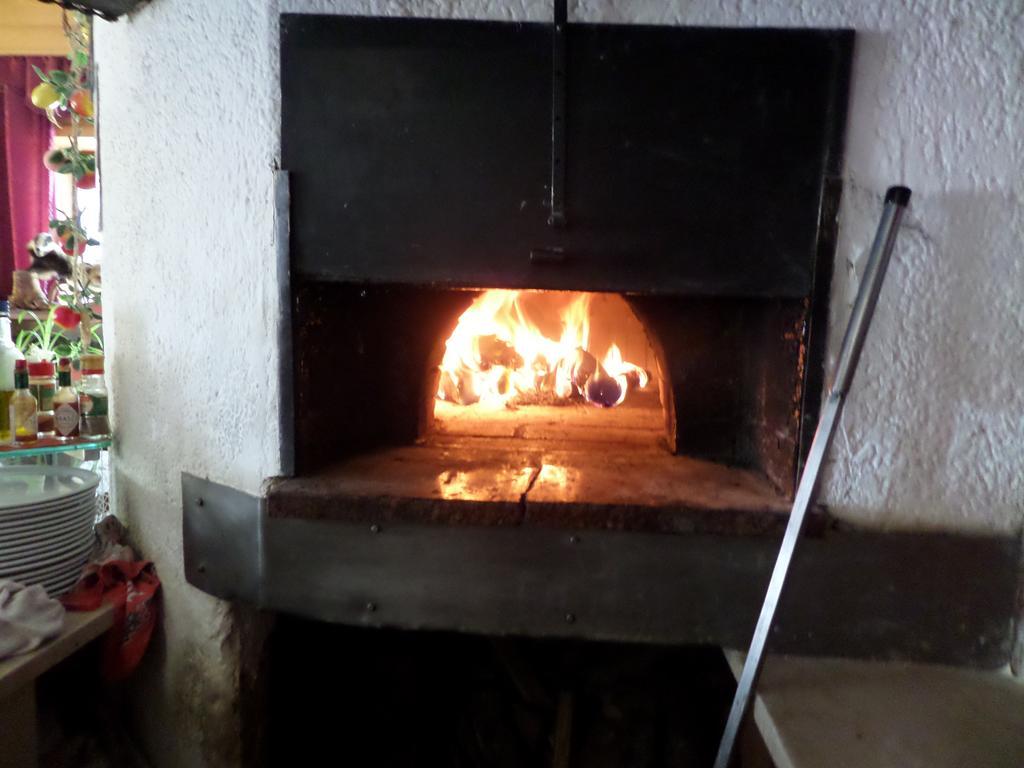 Affittacamere Pizzeria Marmolada 로카 피에토레 외부 사진